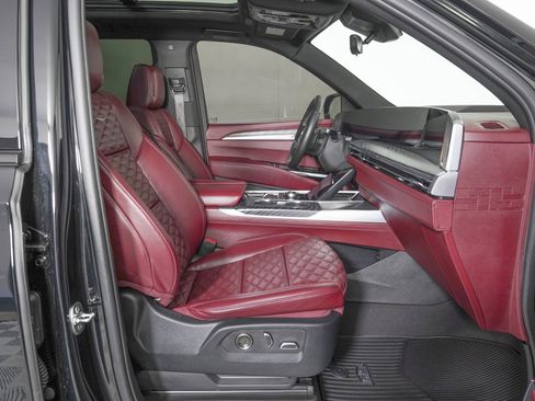 Used 2026 Cadillac Escalade Sport w/ LPO, ONYX Package image 9