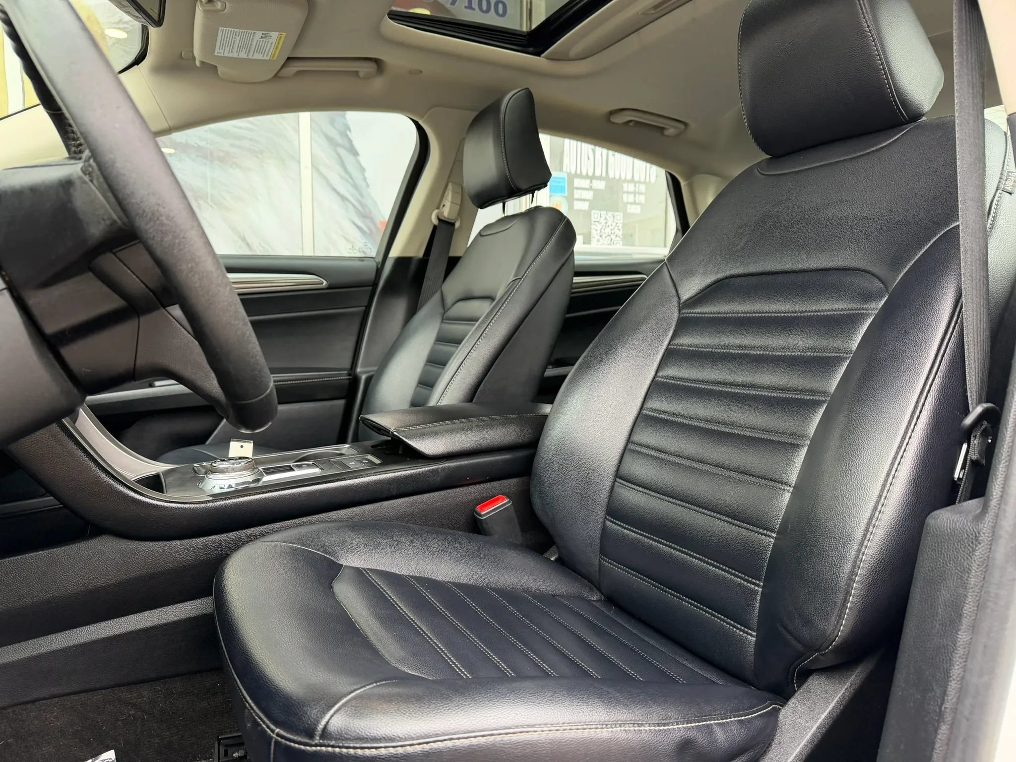 Used 2020 Ford Fusion SEL FWD image 10
