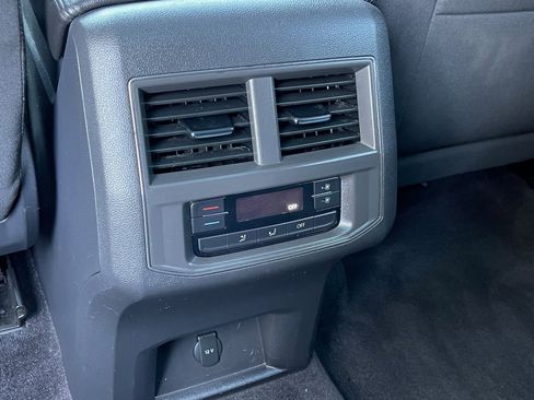 Used 2018 Volkswagen Atlas Launch Edition image 17