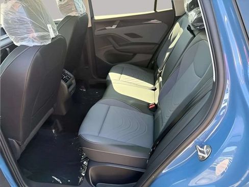 New 2026 Volkswagen Tiguan SE AWD/4WD image 8