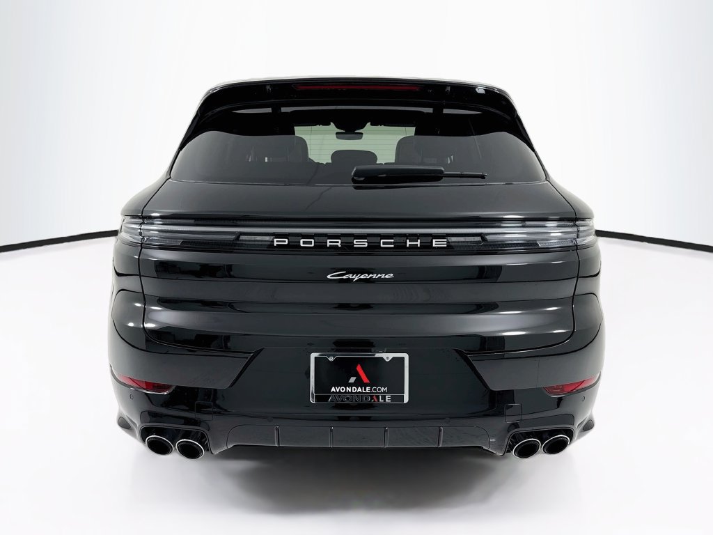 Certified 2025 Porsche Cayenne AWD/4WD image 6
