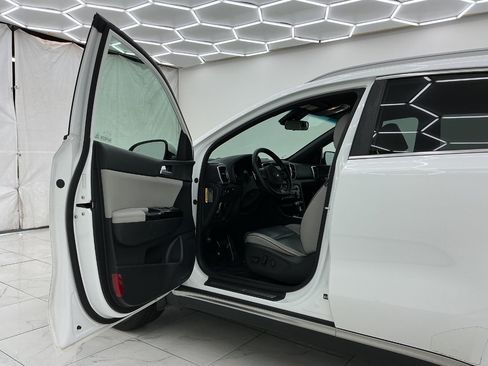 Used 2019 Kia Sportage EX w/ EX Sport Appearance Package AWD/4WD image 16