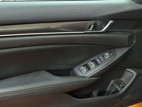 Used 2019 Honda Accord Sport image 8