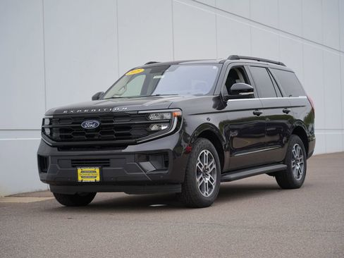 Used 2025 Ford Expedition Active AWD/4WD image 7