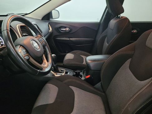 Used 2014 Jeep Cherokee Latitude AWD/4WD image 17