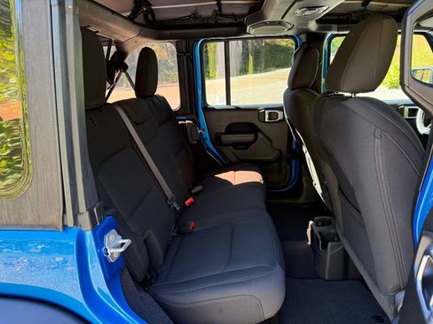 Used 2022 Jeep Wrangler Sport S image 19