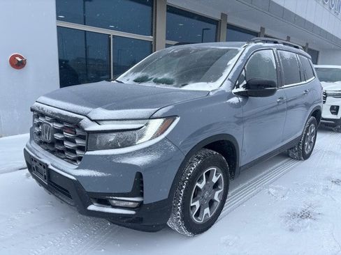 Used 2023 Honda Passport TrailSport image 3