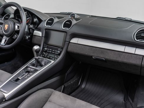 Used 2023 Porsche 718 Boxster GTS RWD image 13