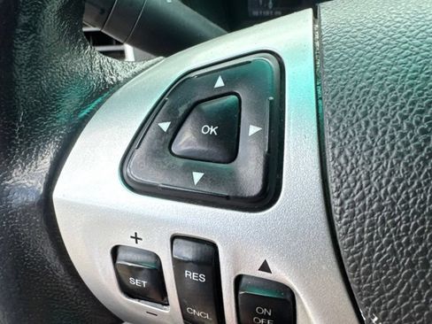 Used 2015 Ford Explorer XLT w/ Equipment Group 202A FWD image 11