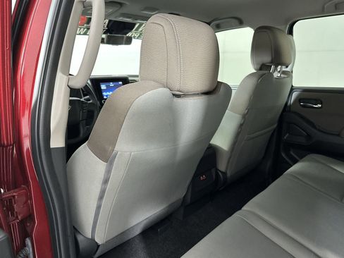 Used 2023 Nissan Frontier SV w/ Technology Package RWD image 23