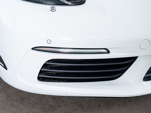 Used 2019 Porsche 718 Boxster image 22