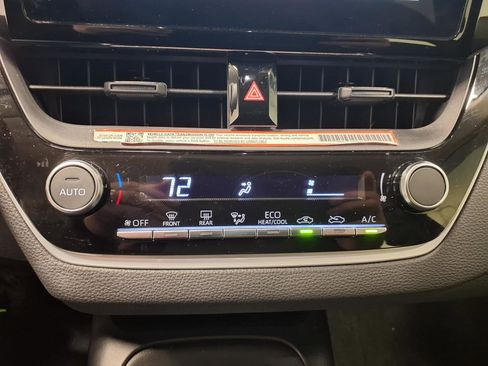 Used 2025 Toyota Corolla LE image 14