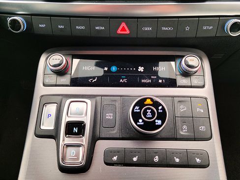 Used 2024 Hyundai Palisade Calligraphy image 13