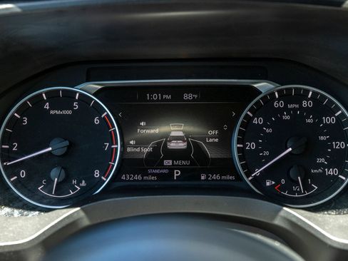 Used 2024 Nissan Rogue SV FWD image 15