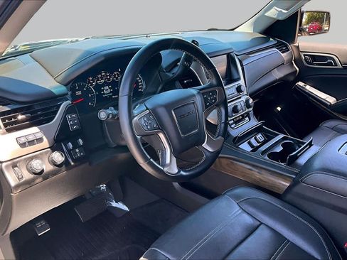 Used 2019 GMC Yukon Denali w/ Denali Ultimate Package AWD/4WD image 17