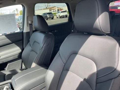 New 2026 Nissan Pathfinder SL AWD/4WD image 9