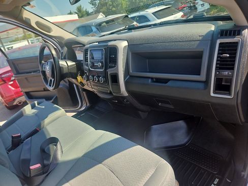Used 2017 RAM 1500 Express AWD/4WD image 17