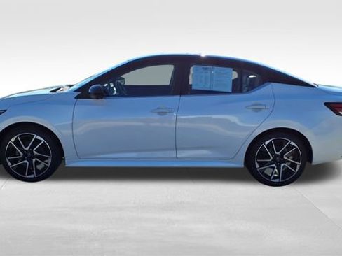 Used 2024 Nissan Sentra SR w/ SR Premium Package image 5