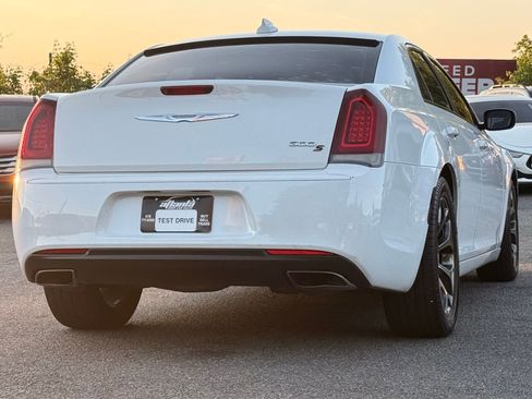 Used 2018 Chrysler 300 S RWD image 5