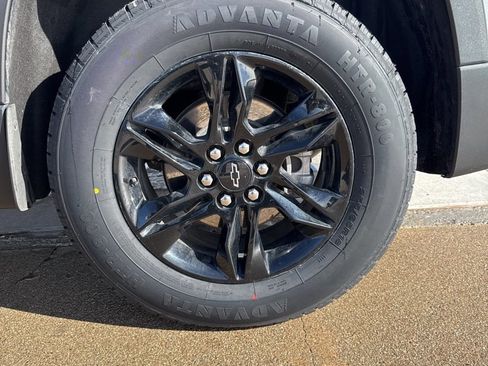 Used 2023 Chevrolet Traverse LT w/ Midnight/Sport Edition image 33