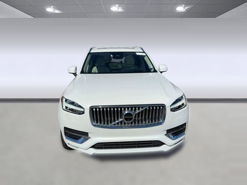 Certified 2023 Volvo XC90 B6 Ultimate w/ Lounge Package image 5