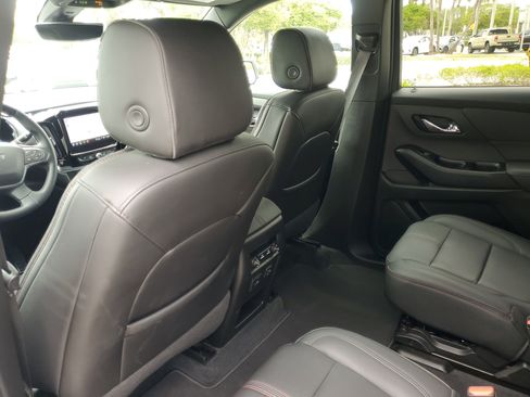 Used 2023 Chevrolet Traverse RS image 15