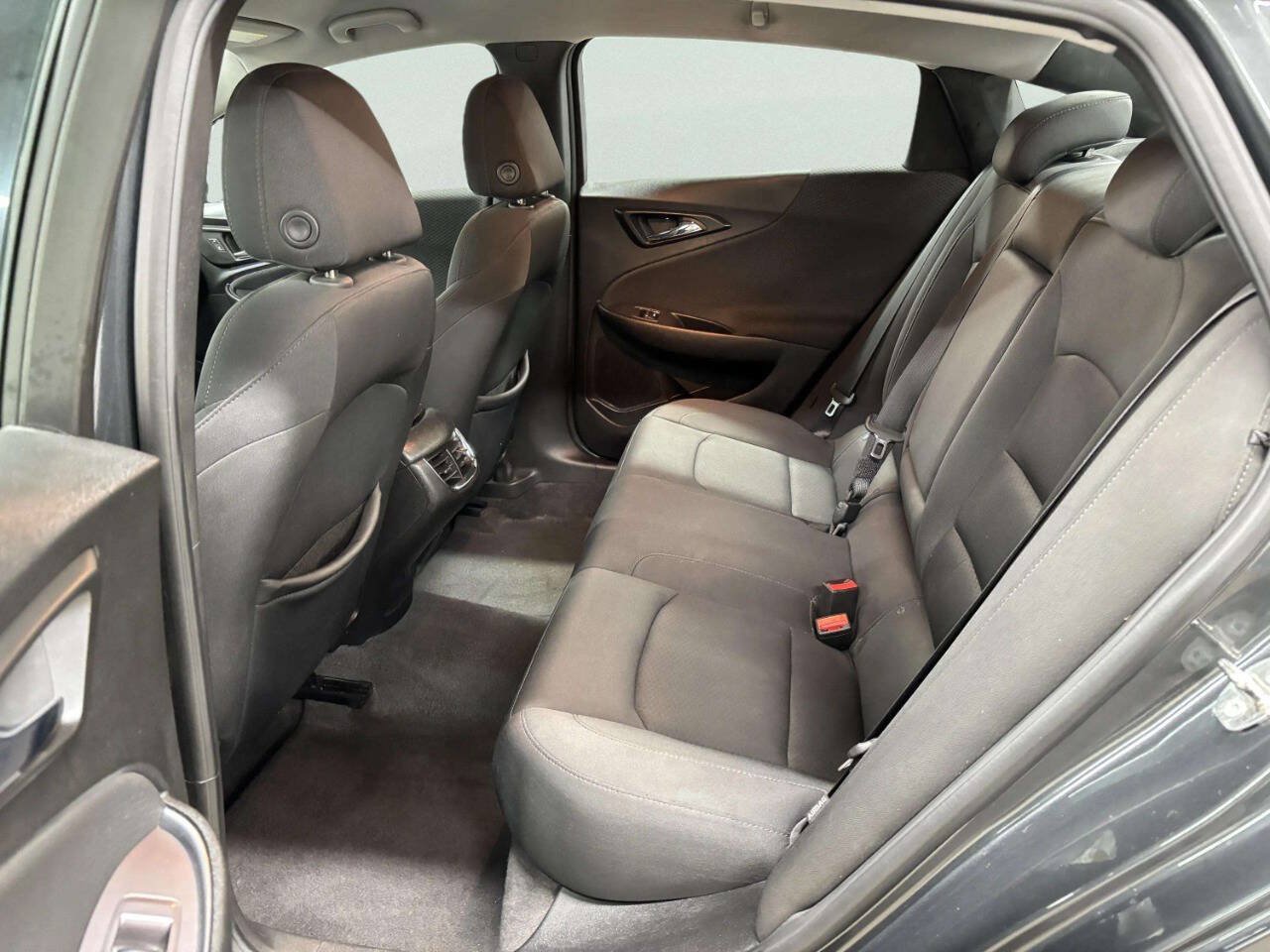 Used 2018 Chevrolet Malibu LT FWD image 17