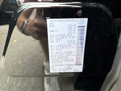 Used 2022 Nissan Pathfinder SV w/ SV Black Package image 28