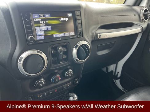 Used 2017 Jeep Wrangler Unlimited Rubicon w/ Connectivity Group image 9