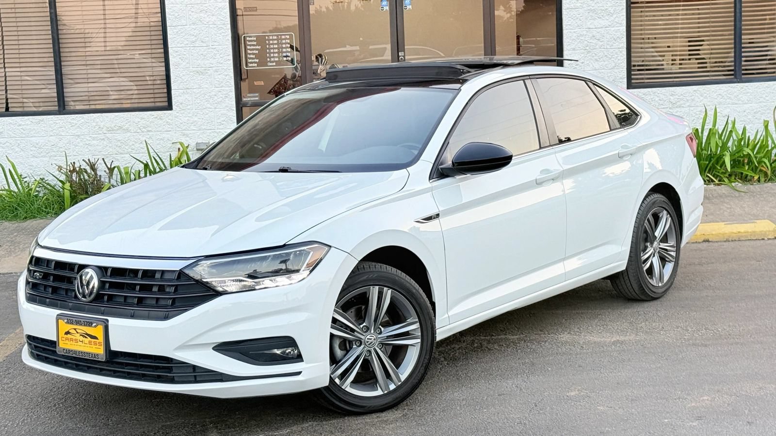 Used 2019 Volkswagen Jetta R-Line FWD image 4