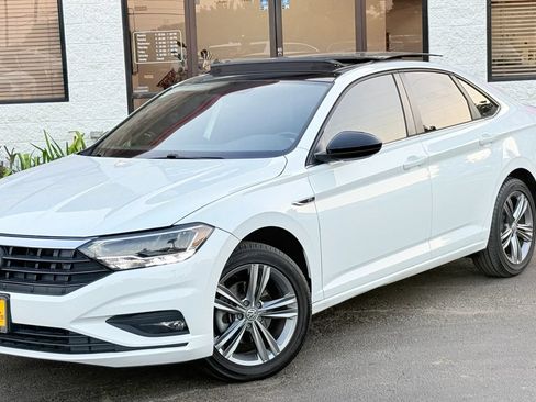 Used 2019 Volkswagen Jetta R-Line FWD image 4