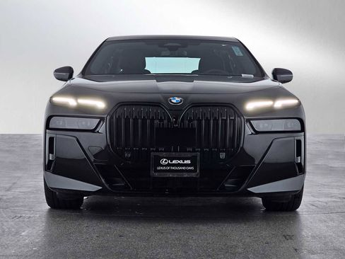 Used 2024 BMW 740i w/ Premium Package image 8