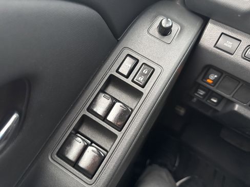 Used 2022 Nissan Frontier SV image 38