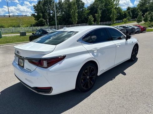 Used 2022 Lexus ES 300h F Sport w/ Accessory Package FWD image 5