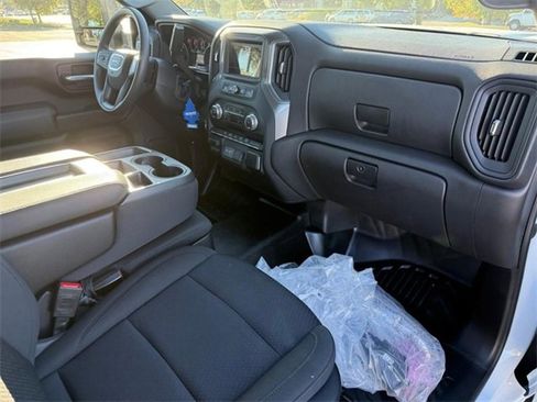Used 2024 GMC Sierra 3500 Pro w/ Convenience Package image 12