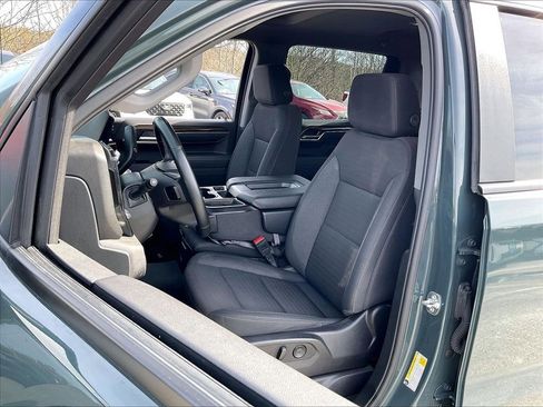 Used 2025 Chevrolet Silverado 1500 LT AWD/4WD image 9