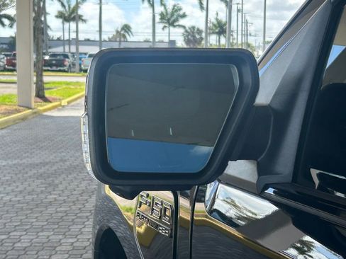 Used 2023 Ford F150 Lightning Platinum image 19