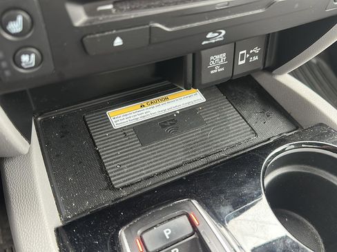 Used 2022 Honda Pilot Elite image 22