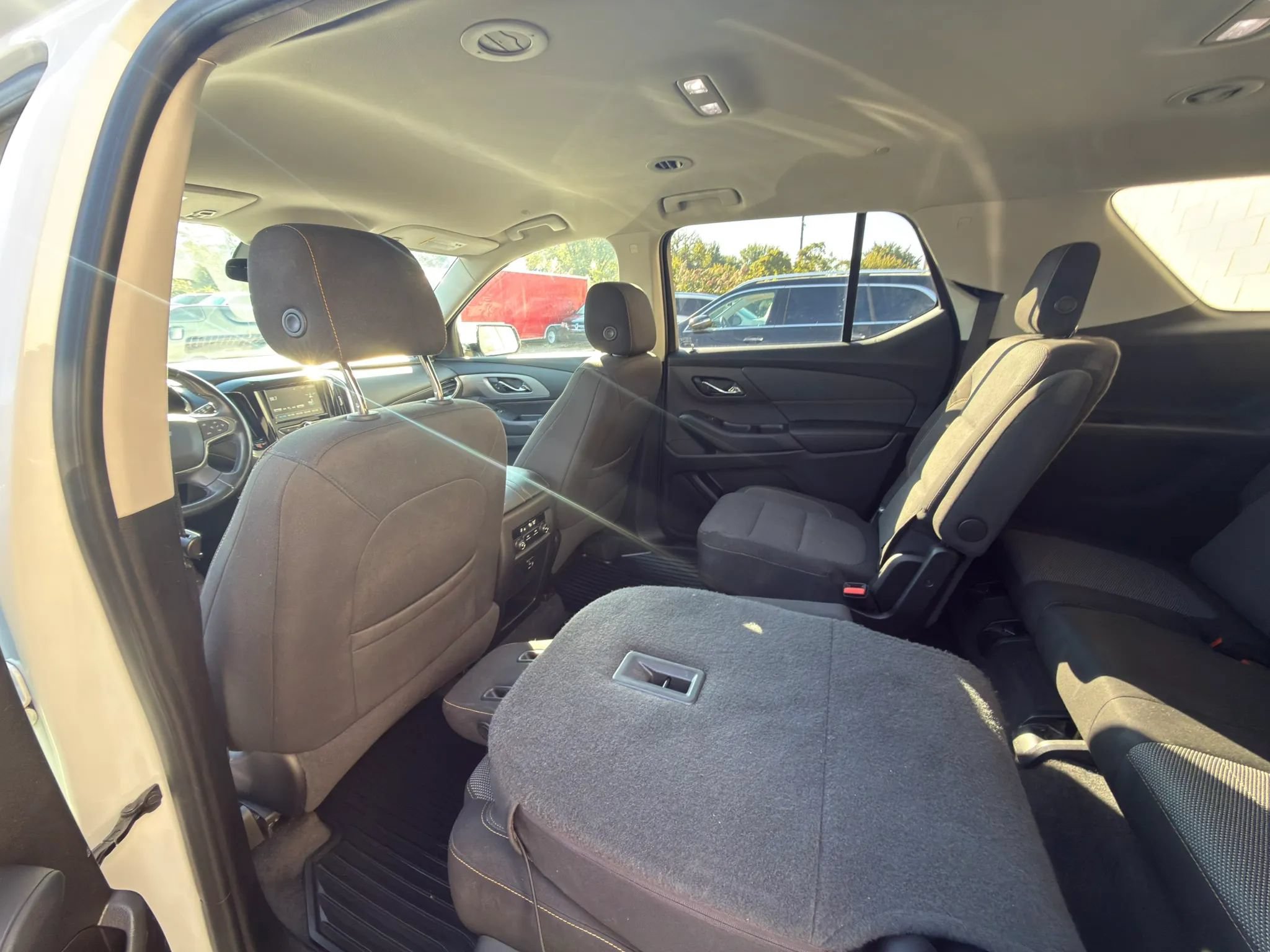 Used 2018 Chevrolet Traverse LT FWD image 29