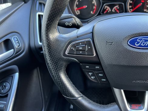 Used 2017 Ford Focus ST FWD image 27