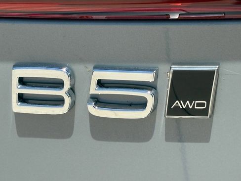 New 2026 Volvo XC60 B5 Plus w/ Protection Package Premier image 10