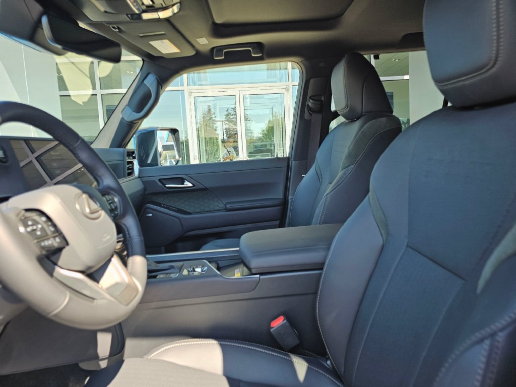Used 2026 Lexus GX 550 AWD/4WD image 25