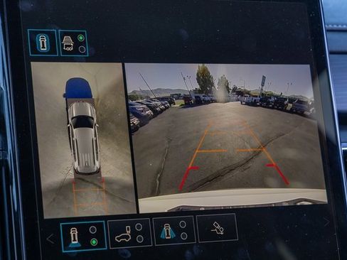 Used 2025 GMC Acadia Elevation image 10