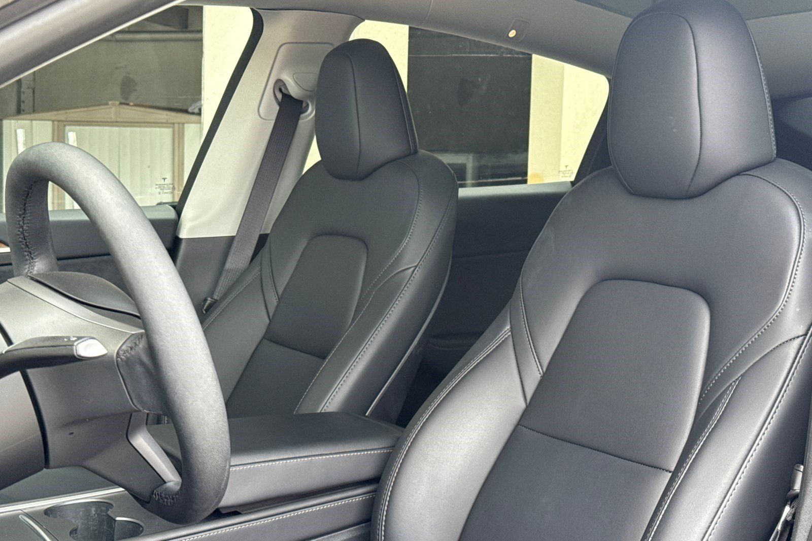 Used 2023 Tesla Model Y 2WD image 29