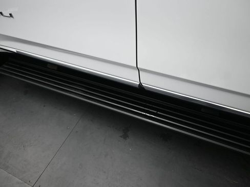 Used 2022 GMC Yukon Denali w/ Denali Premium Package image 13