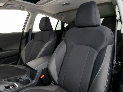 Used 2025 Subaru Crosstrek 2.0i Premium image 16