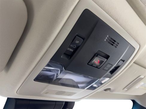 Used 2021 Lexus ES 250 w/ Premium Package image 75