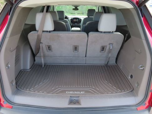 Used 2019 Chevrolet Traverse LT w/ LT Premium Package AWD/4WD image 19