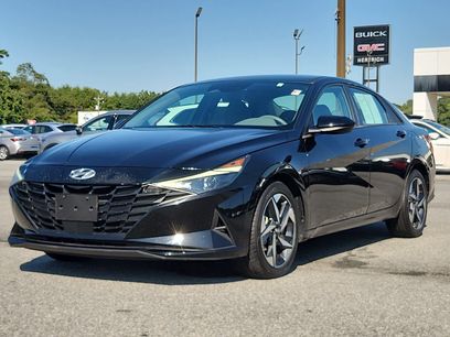 Used 2023 Hyundai Elantra SEL w/ Convenience Package