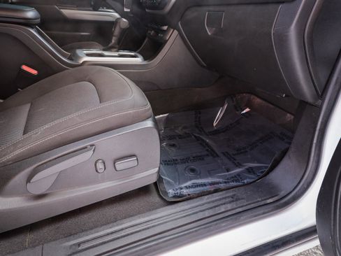 Used 2019 Chevrolet Colorado LT image 25